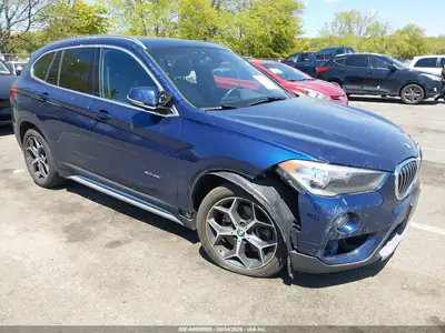 2016 BMW X1 XDRIVE28I, Передня частина