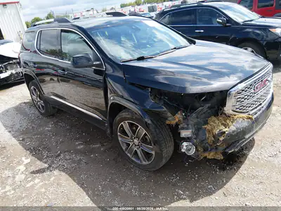 2017 GMC Acadia Denali, Left front