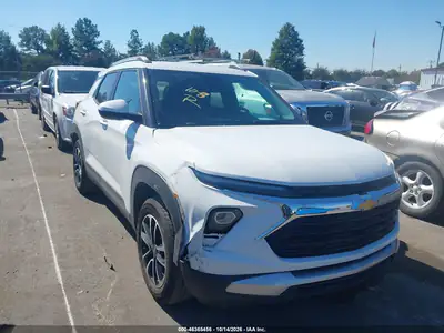 2026 Chevrolet Trailblazer FWD LT, Перед и зад