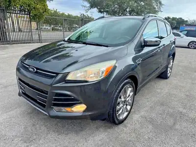 2016 Ford Escape SE, Мелкие вмятины